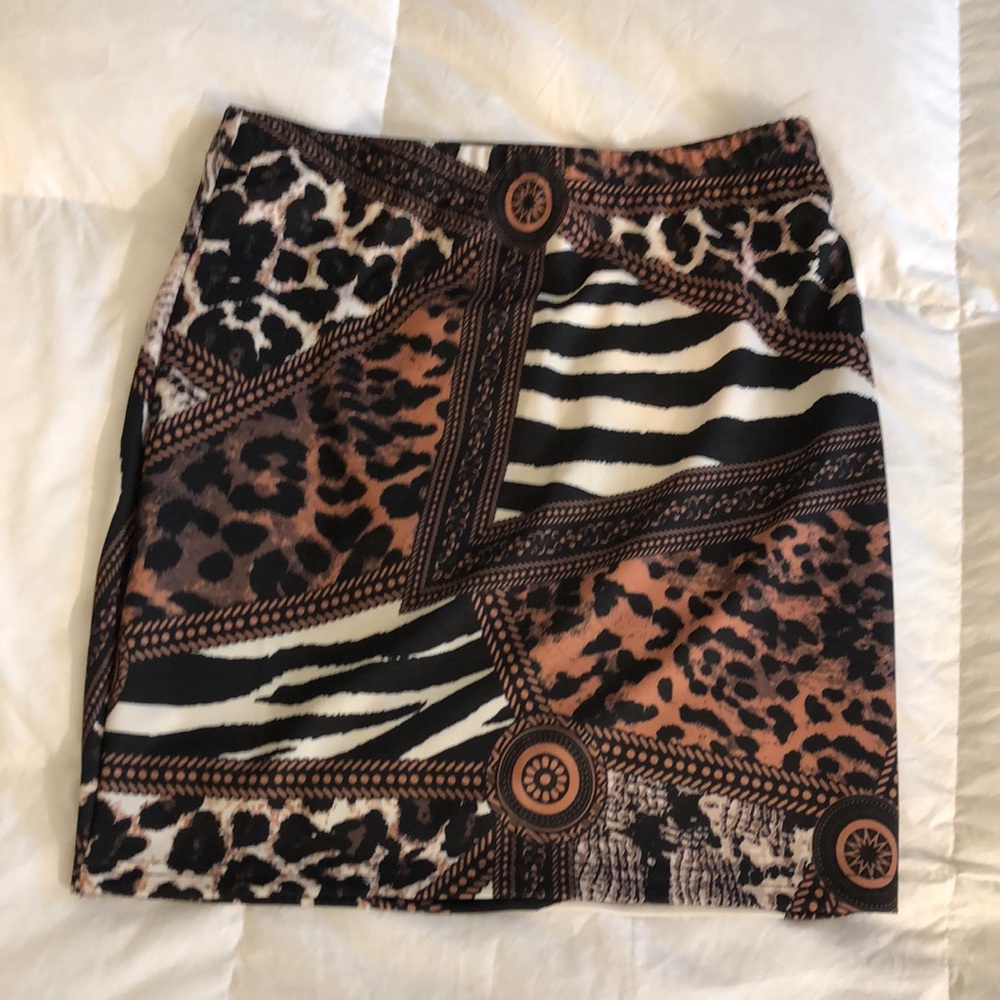 Pattern skirt / never worn